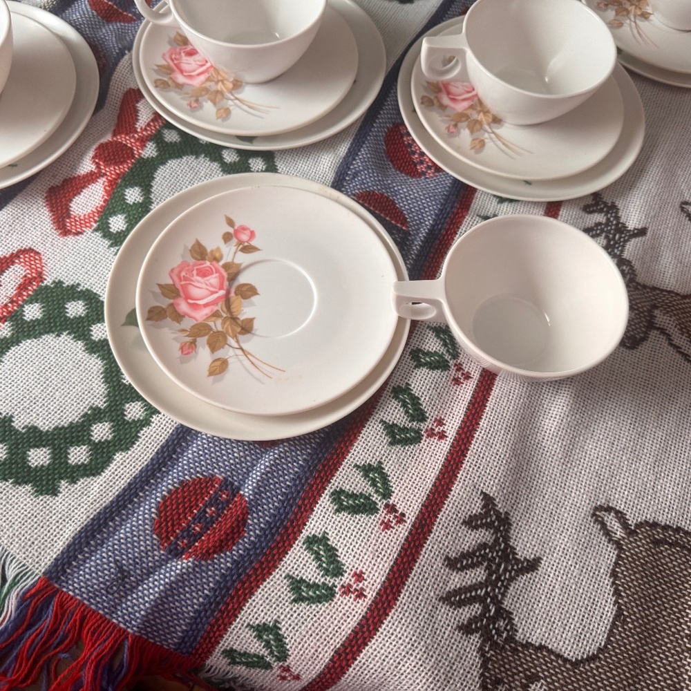 Vintage WHITE ROSE SAUCERS Melmac Melamine Set